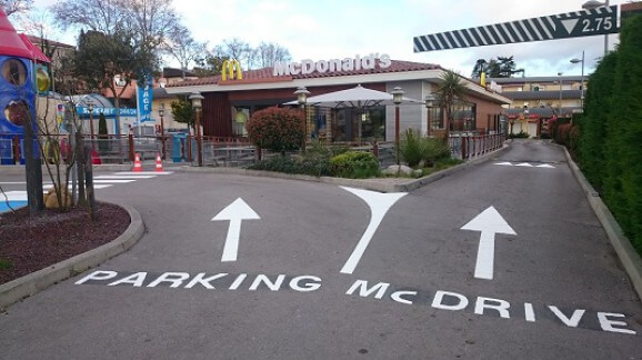 mc donald-clermont-drive-parking-marquage