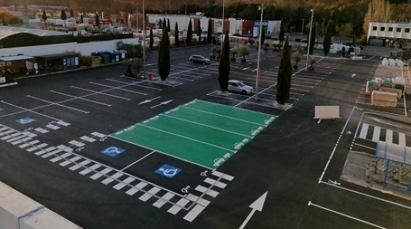 parking-castoram-marquage-sol-aix-stationnement-peinture-remorque