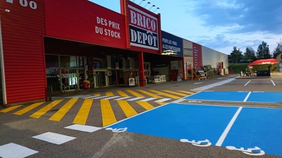 peinture-sol-parking-magasin-réglementaire-Epinal-marquage-