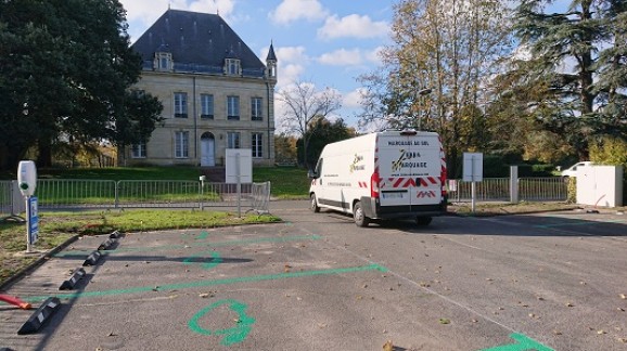 parking-marquage-sol-voiture-électriques-bordeaux-girondins