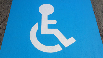 loi handicap reglementation norme pieton
